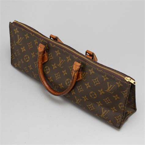 louis vuitton sac triangle.